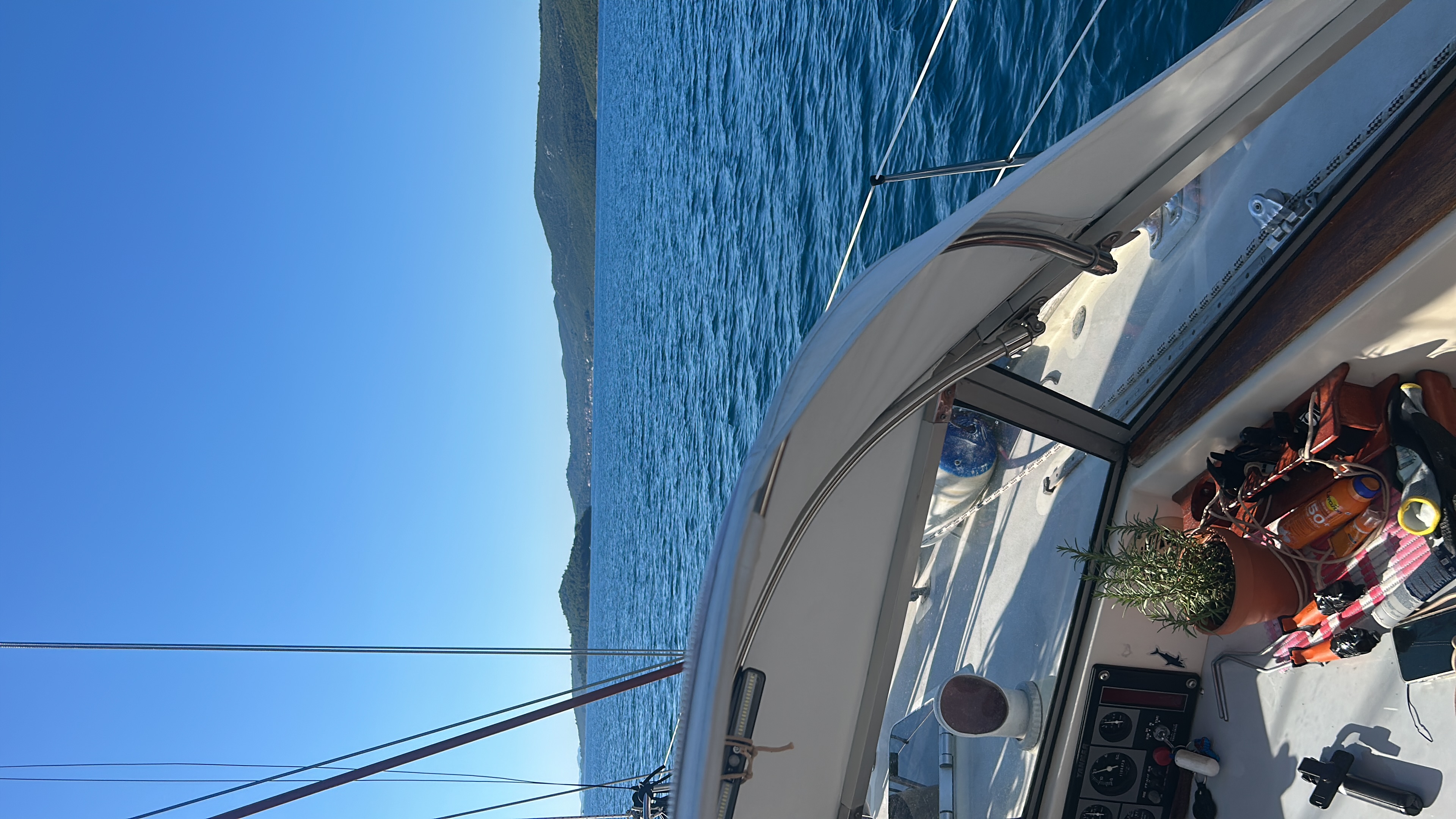Auf Kurs, vorbei an Korčula