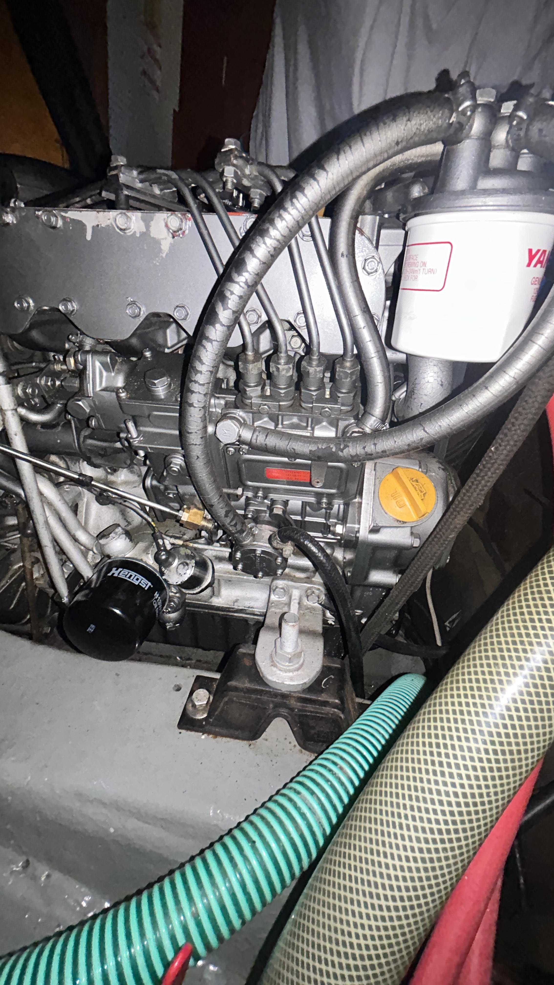 Der Motor läuft mit höherer Drehzahl