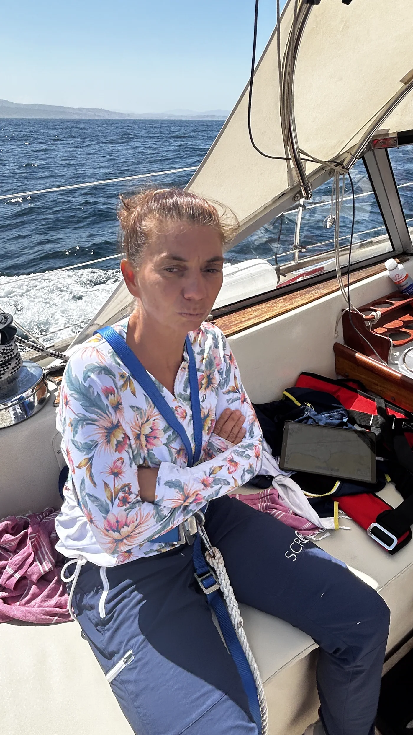 Doris im Cockpit während der Fahrt