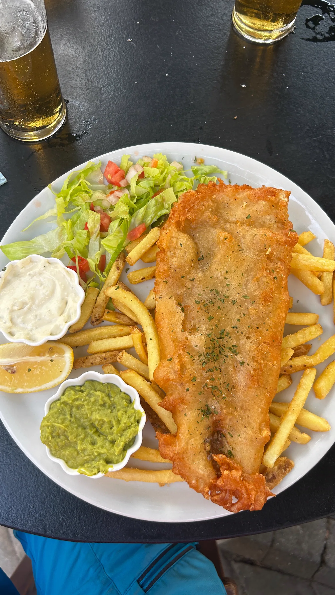Fish and Chips mit Bier