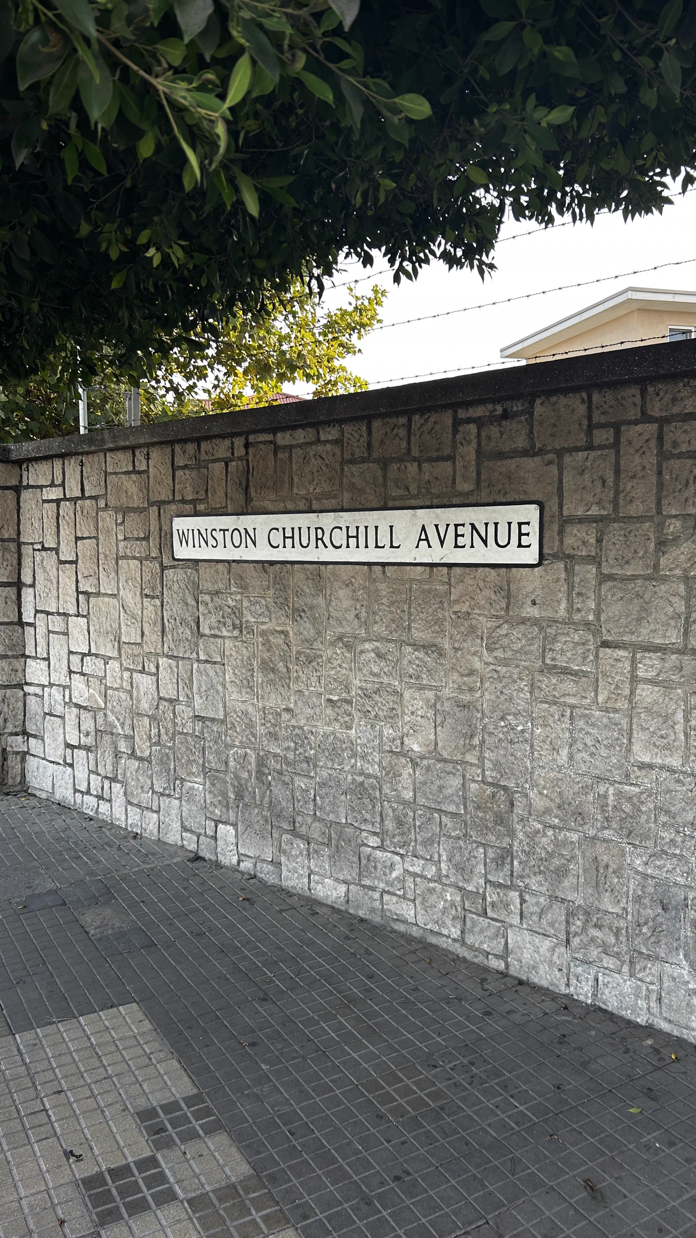 Straßenschild Winston Churchill Avenue