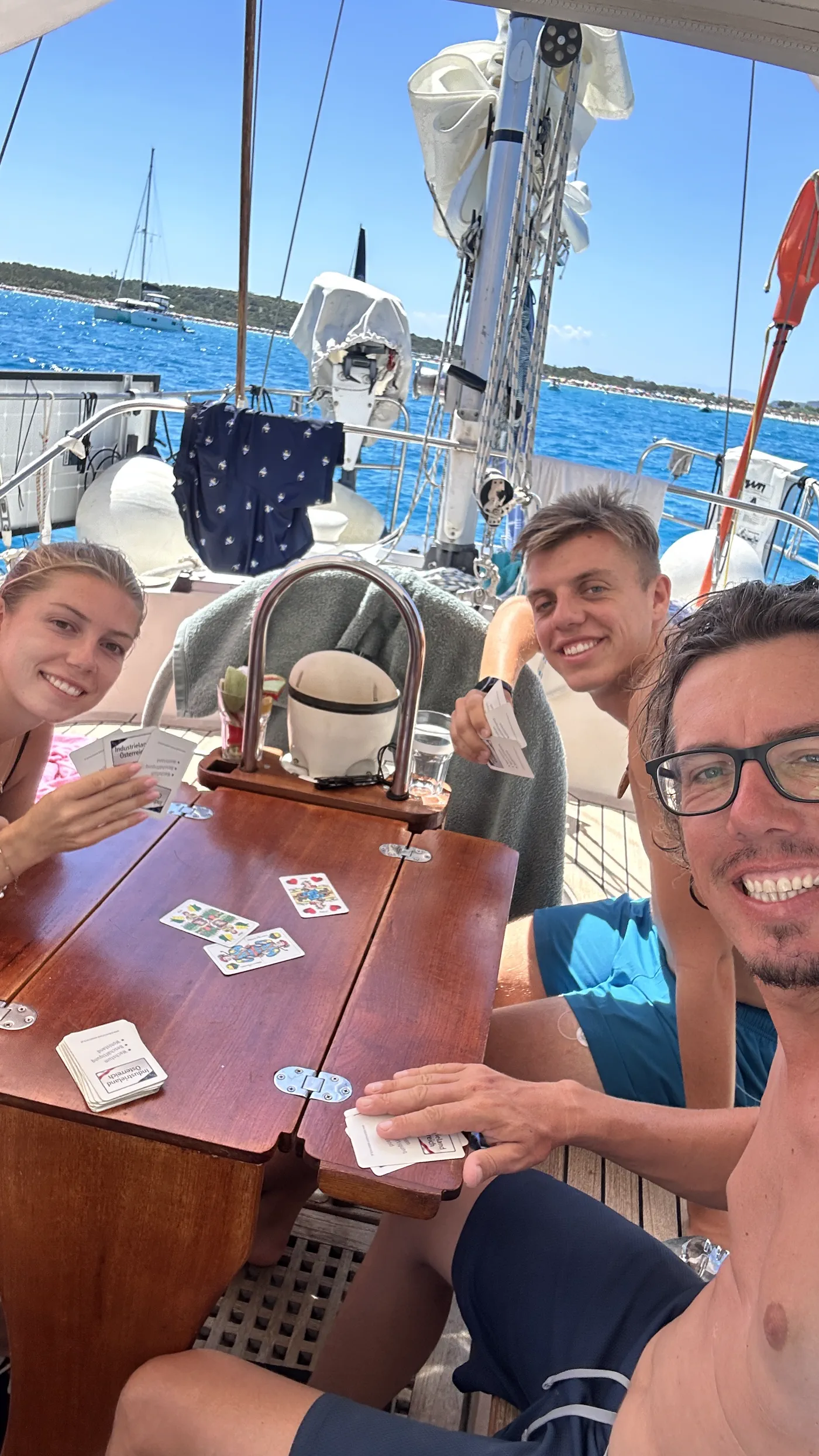Kartenspielen im Cockpit