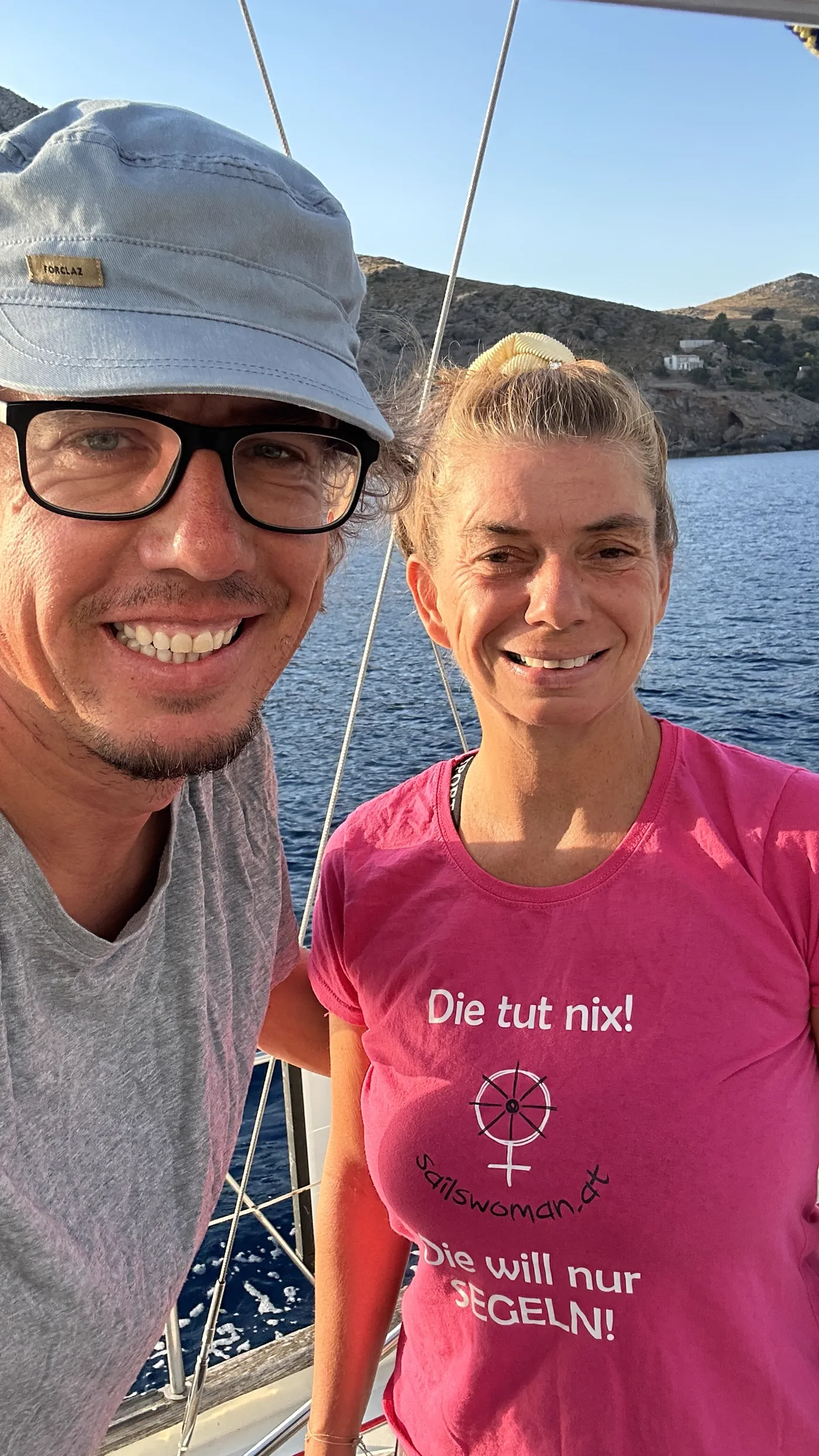 Doris und Christian vor der Steilküste