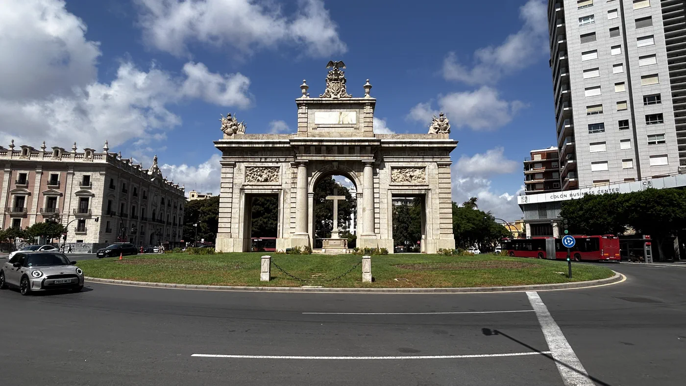Eines der alten Stadttore von Valencia